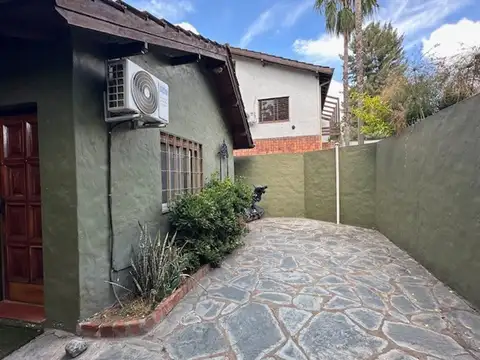 Casa 2 ambientes con 1 baño
