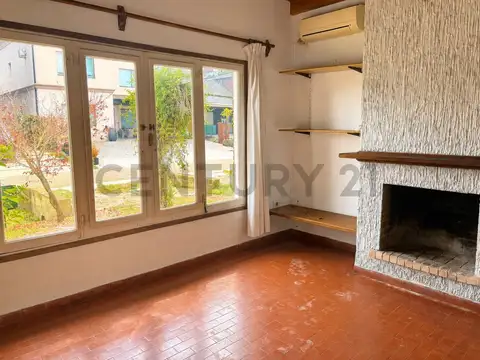Casa 3 ambientes con 2 baños