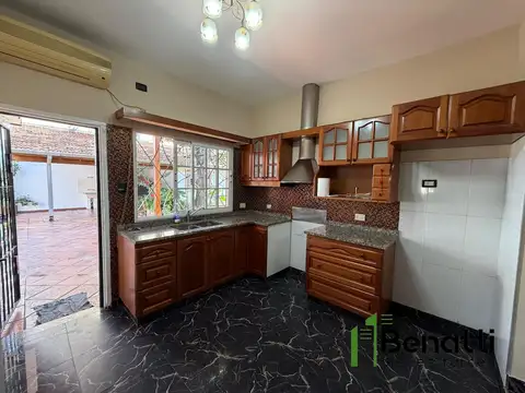 Casa en Venta con 4 cocheras