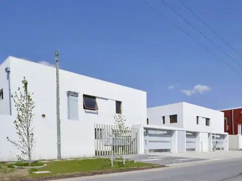 Duplex en venta 3 dormitorios Gonnet