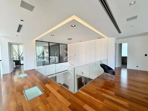 Casa 5 ambientes con 6 baños