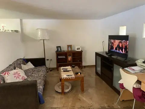 Colon entre Sarmiento y Paz 400