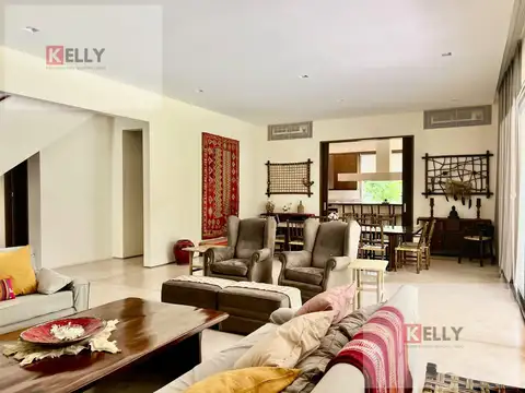 Casa en Venta en Chacras de Murray, Pilar | 8 Ambientes con Jardín y Piscina