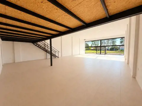 Local comercial en Av. Peron 2535
