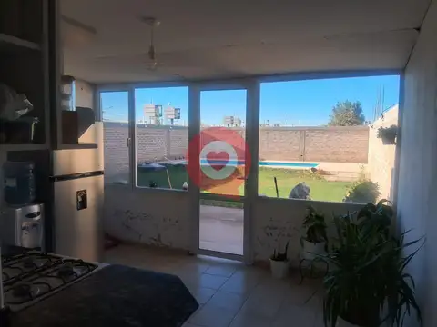 Casa 5 ambientes con 2 baños