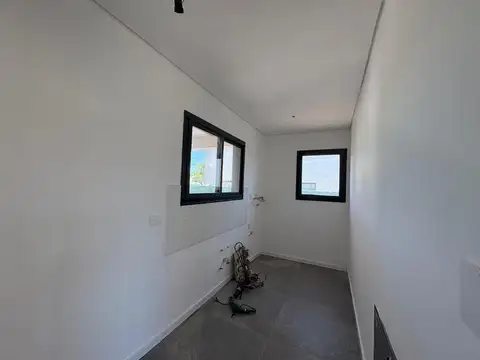 CASA EN VENTA ZÁRATE
