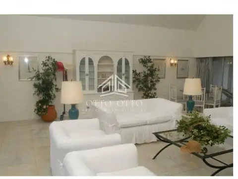 Casa en Alquiler de 8 dormitorios