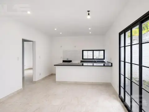 Depto Tipo Casa en Venta en Castelar Norte, USD 91.000