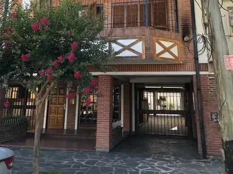Adrogue - Excelente depto en venta en pleno centro   