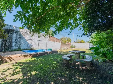 Casa 4 ambientes con 2 baños