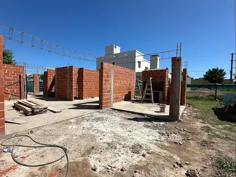 Casa 4 ambientes con 3 baños