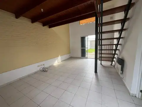 Depto Tipo Casa en Venta de 4 ambientes