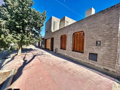 CASA 5 DORMITORIOS, APTO CREDITO DORREGO