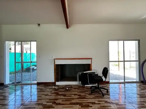 Casa 4 ambientes con 1 baño
