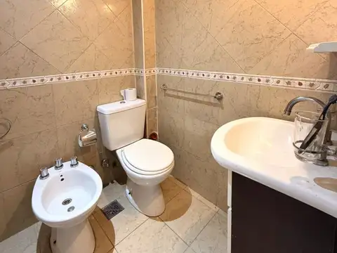 VENTA DEPARTAMENTO TIPO CASA 7 AMB- BALVANERA