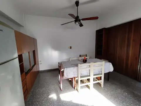 Depto Tipo Casa en Alquiler de 3 ambientes