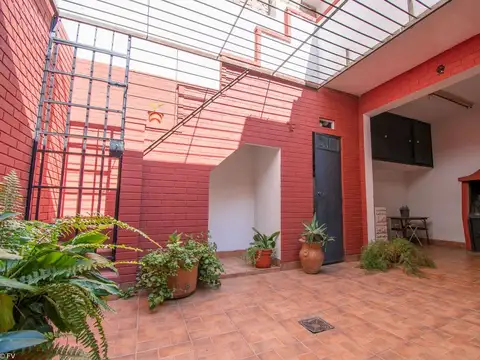 CASA EN VENTA 3 DORMITORIOS ZONA ABASTO