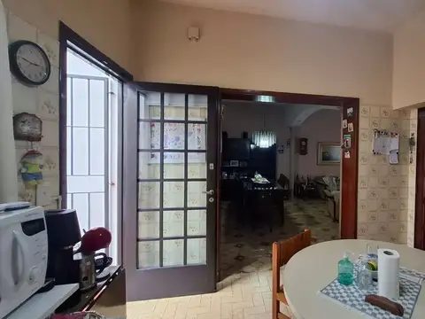 Casa 5 ambientes con 3 baños