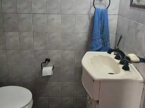 Depto Tipo Casa 4 ambientes con 2 baños