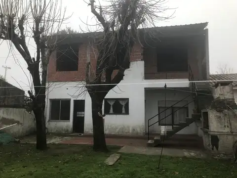 Pilar nº 724 e/Gomez Cornet y Algarrobo