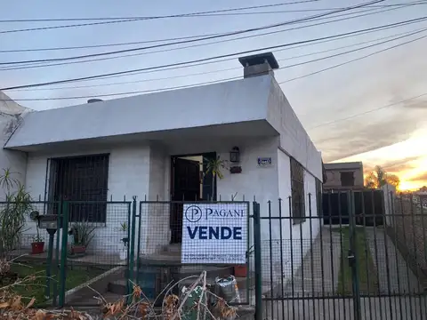 Casa en Av San Martín, Fray Luis Beltran