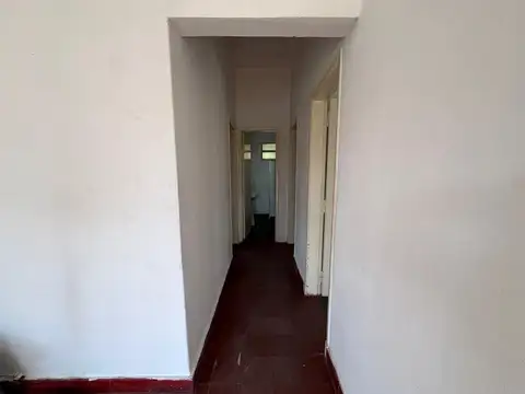 Casa 5 ambientes con 1 baño