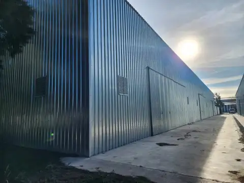 Nave 1640 m² - Parque Industrial Alvear