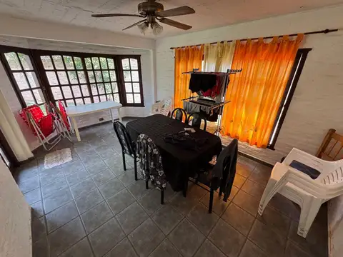 Casa 5 ambientes con 2 baños