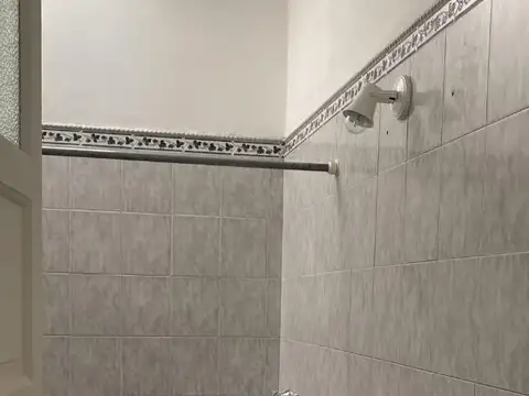 Depto Tipo Casa en Alquiler con 2 cocheras