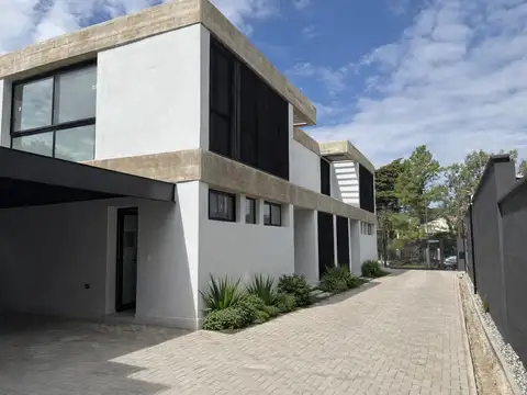 ¡Venta! Casas en Housing en Villa Belgrano ¡A estrenar!
