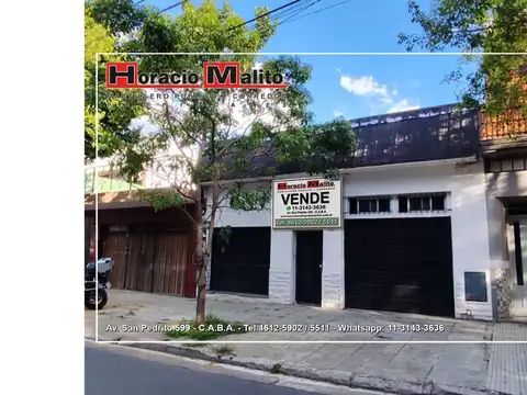Casa en VENTA dos o tres familias y espacio para trabajar