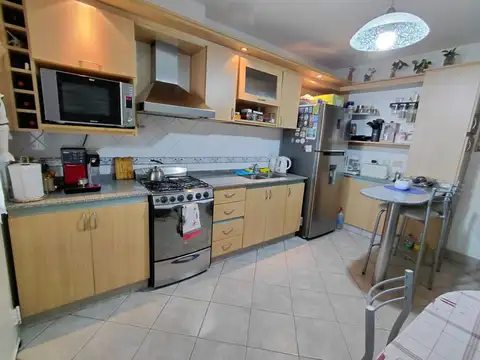 venta de duplex 3 amb + play en carapachay