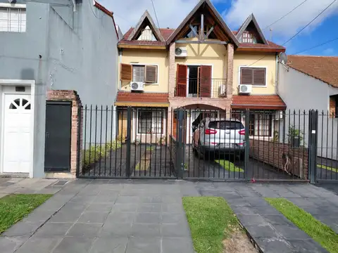venta de duplex 3 amb + play en carapachay