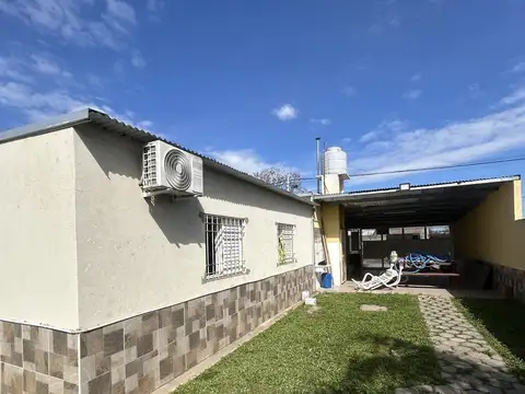 Casa en Alquiler con 1 cochera