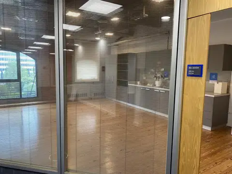Oficina en Alquiler al Este