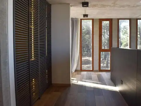 Casa 6 ambientes con 5 baños