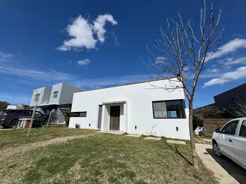 Casa 3 ambientes con 3 baños