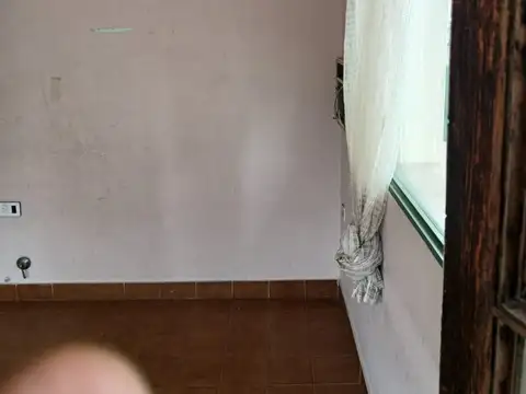 LOCAL CON VIVIENDA A RECICLAR