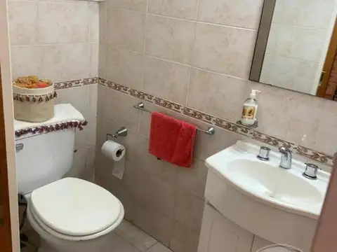 SUPER LUMINOSO DUPLEX CON PATIO EN EXC. ESTADO