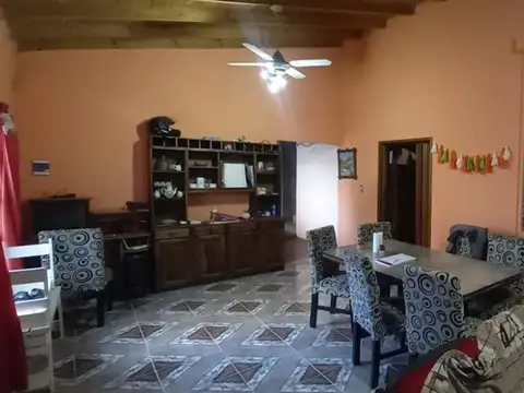 Casa 5 ambientes con 2 baños
