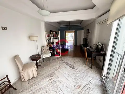 VENTA | DEPARTAMENTO SEMI PISO CON DEPENDENCIA Y BAULERA – AV. SANTA FE al 2800 (6º piso, frente)