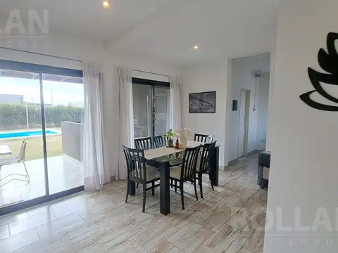 Casa en Venta con 3 cocheras