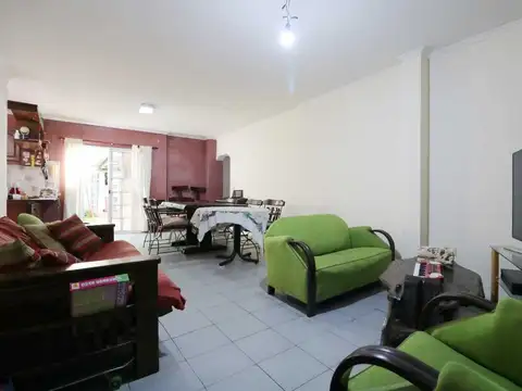 Depto Tipo Casa en Venta de 5 ambientes
