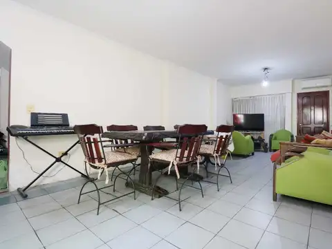 Depto Tipo Casa 5 ambientes con 2 baños