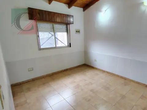 Depto Tipo Casa en Alquiler en Lanús Oeste, $ 450.000