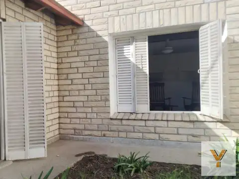 Casa 3 ambientes con 1 baño