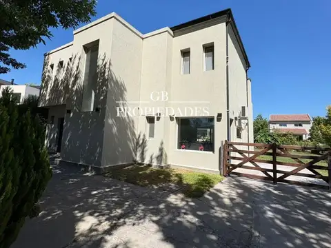 Casa en Alquiler Temporal de 4 dormitorios