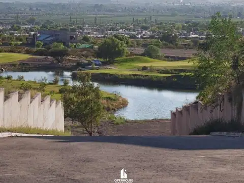 OPENHOUSE vende fabuloso terreno en Barrio Privado Mendoza Norte.