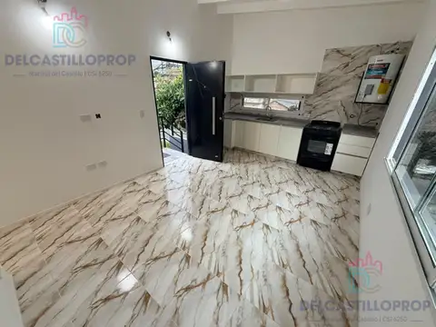 Depto Tipo Casa en Alquiler al Noreste