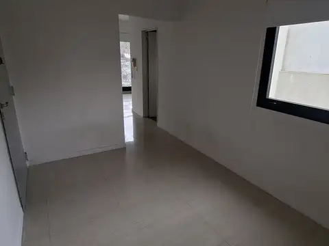 O higgins 2800, Piso 2